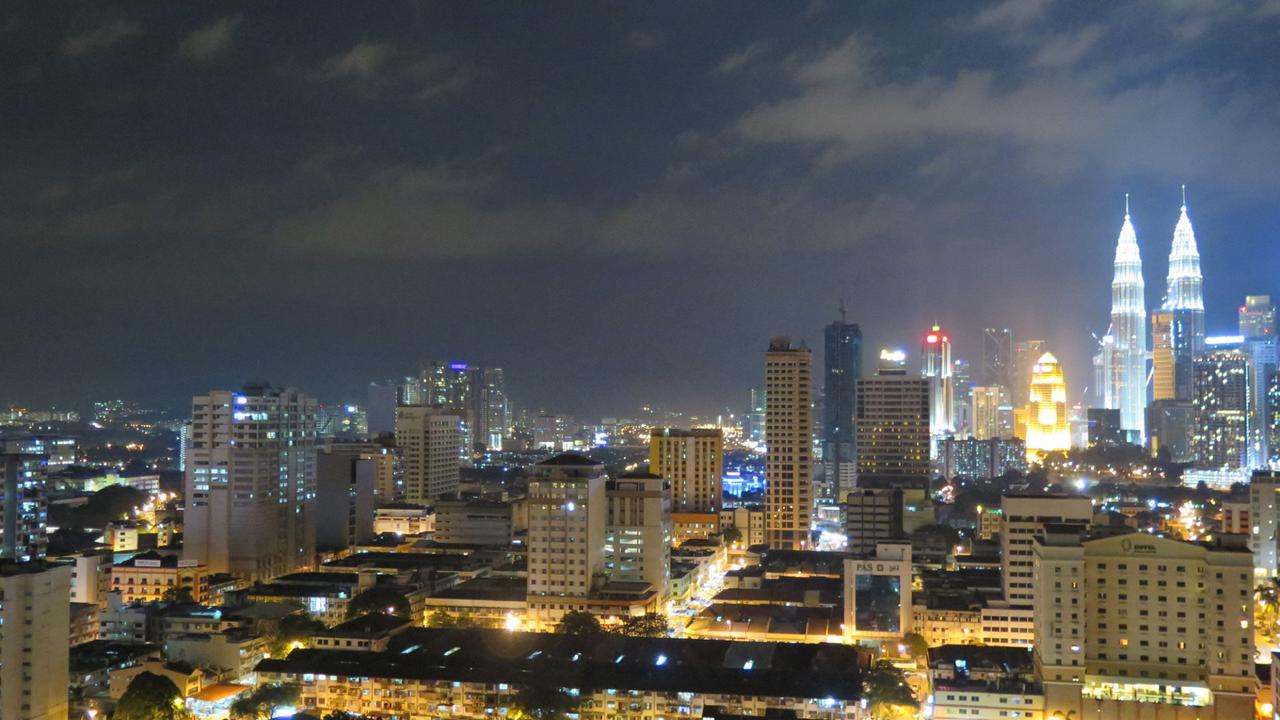 Apartment Amazing Rooftop View At Regalia *