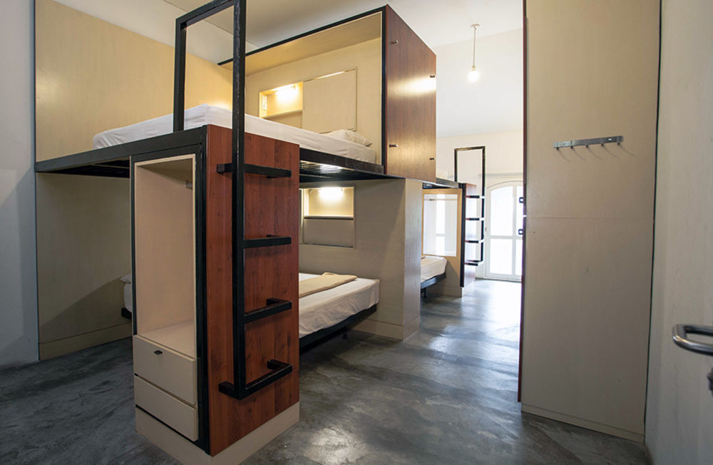Hostel Backhome *