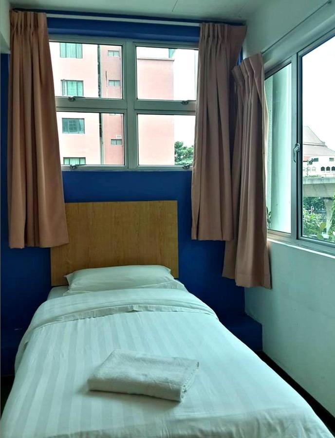 Lucky 11 Hotel 2*