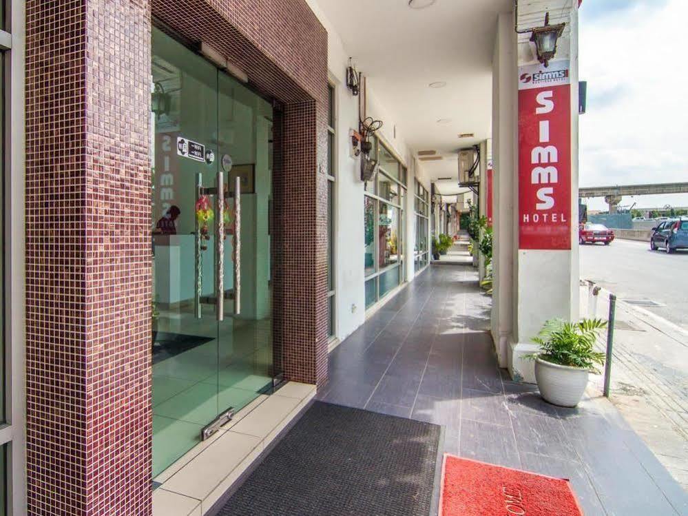 Simms Boutique