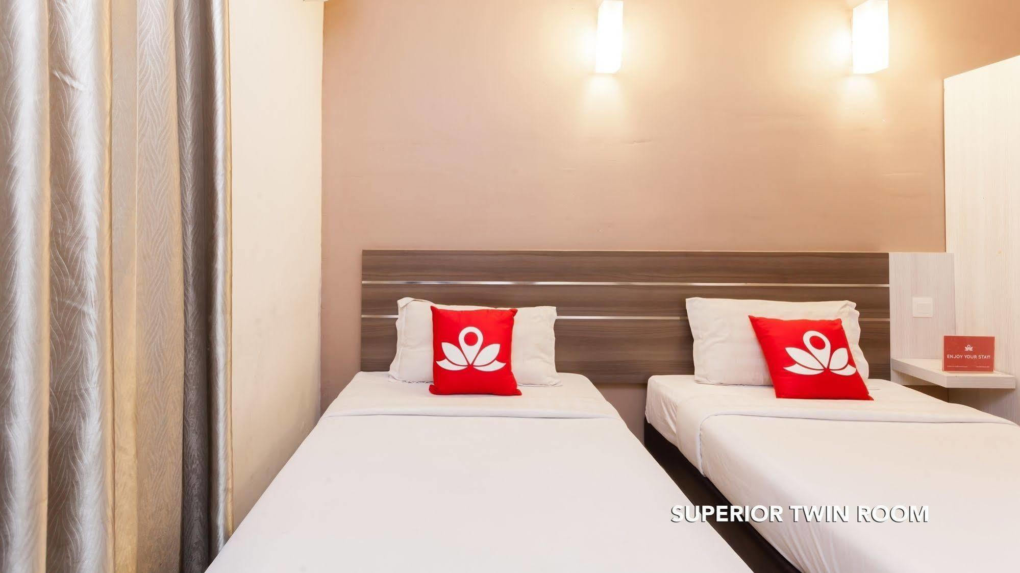 Hotel Oyo 182 Simms Grand