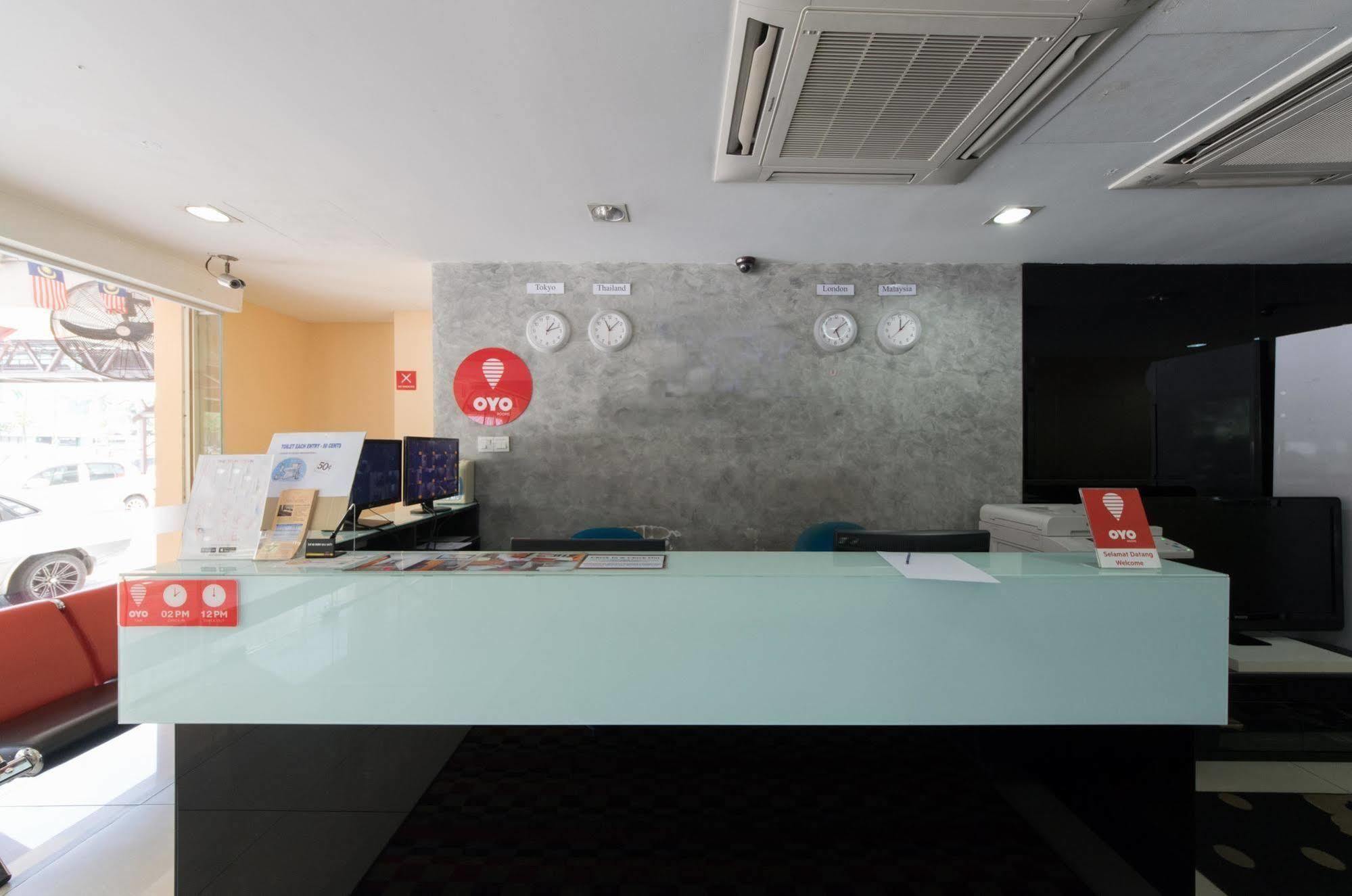 First Centro Hotel Khách sạn *