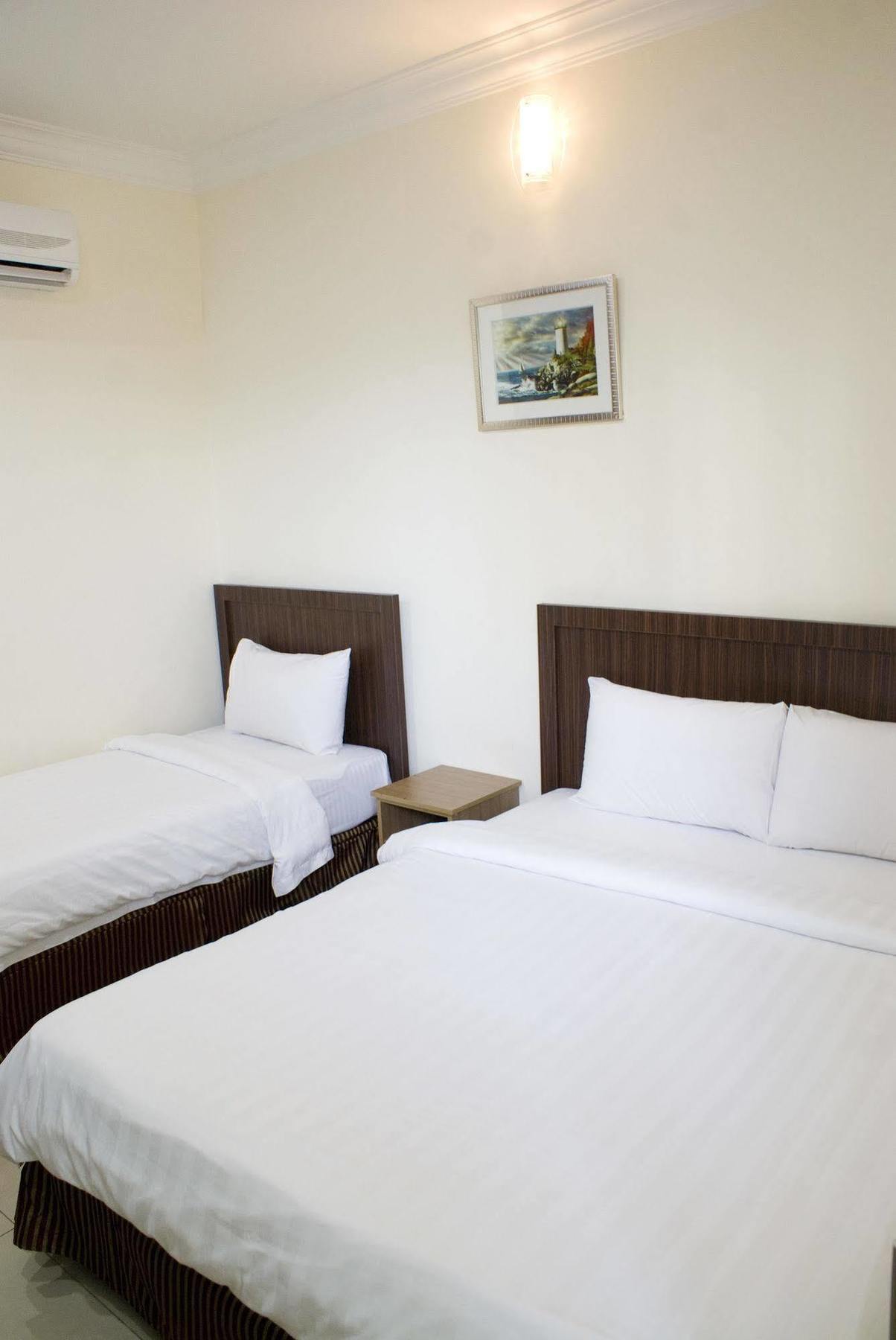 Hotel 128 2*