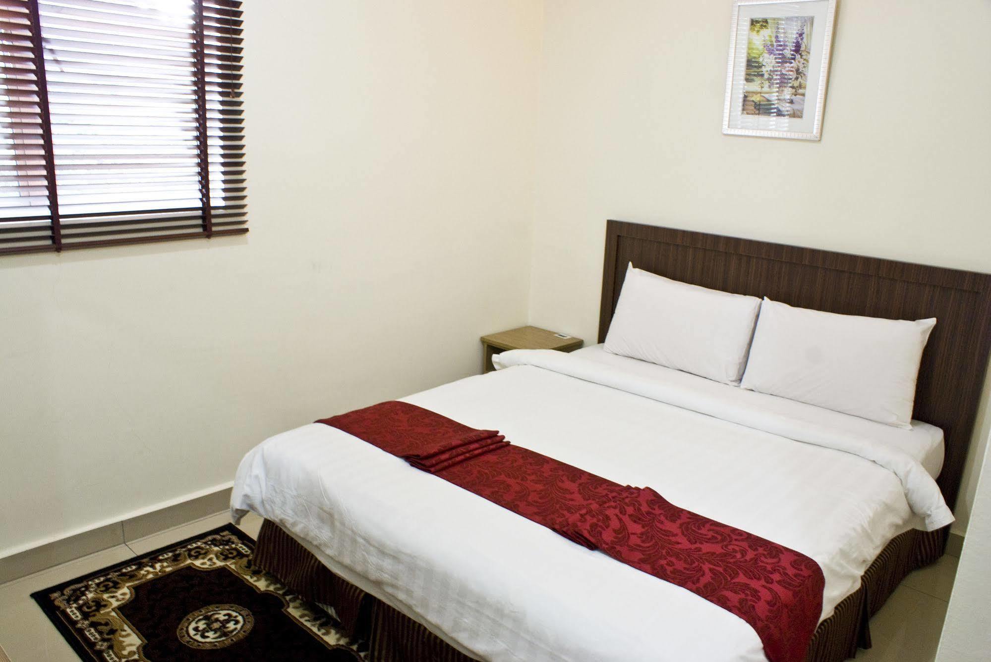 Hotel 128 2*