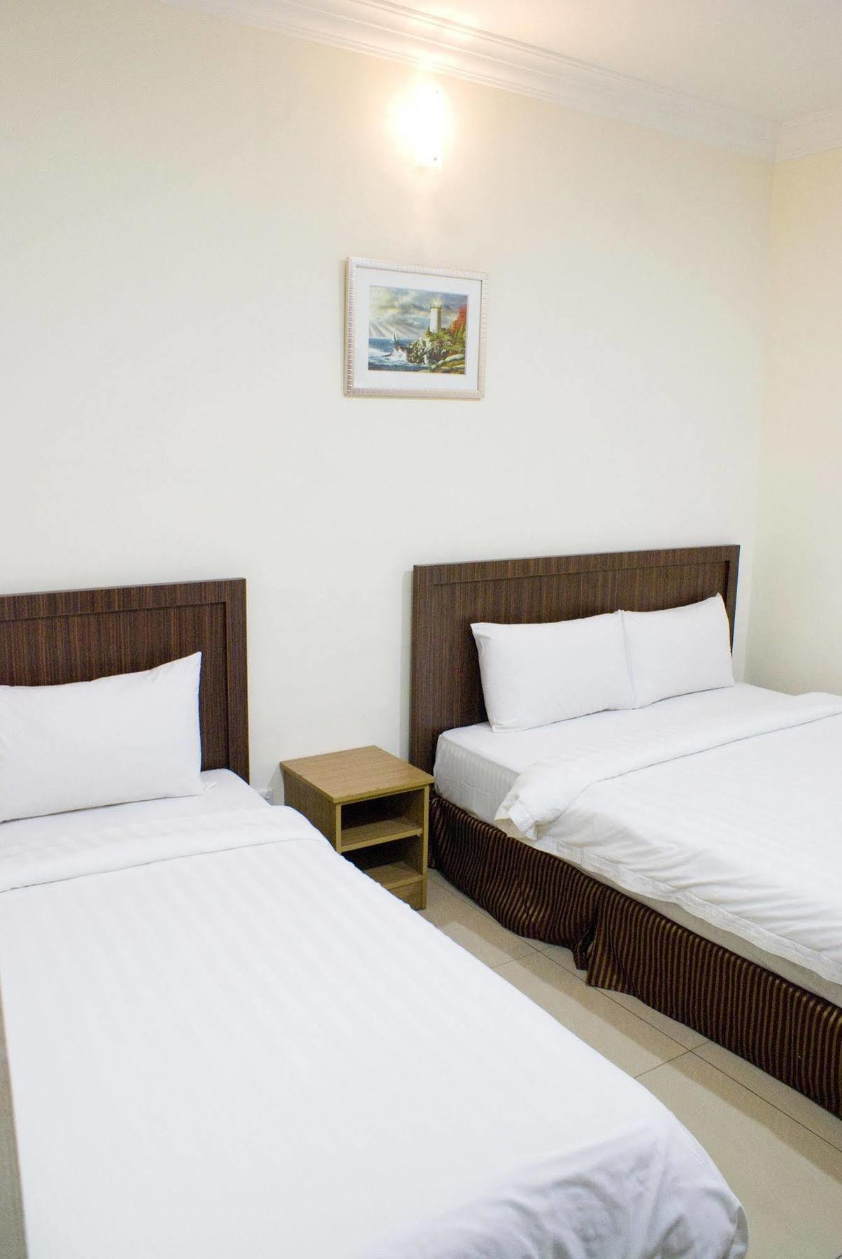 128 Hotel 2*
