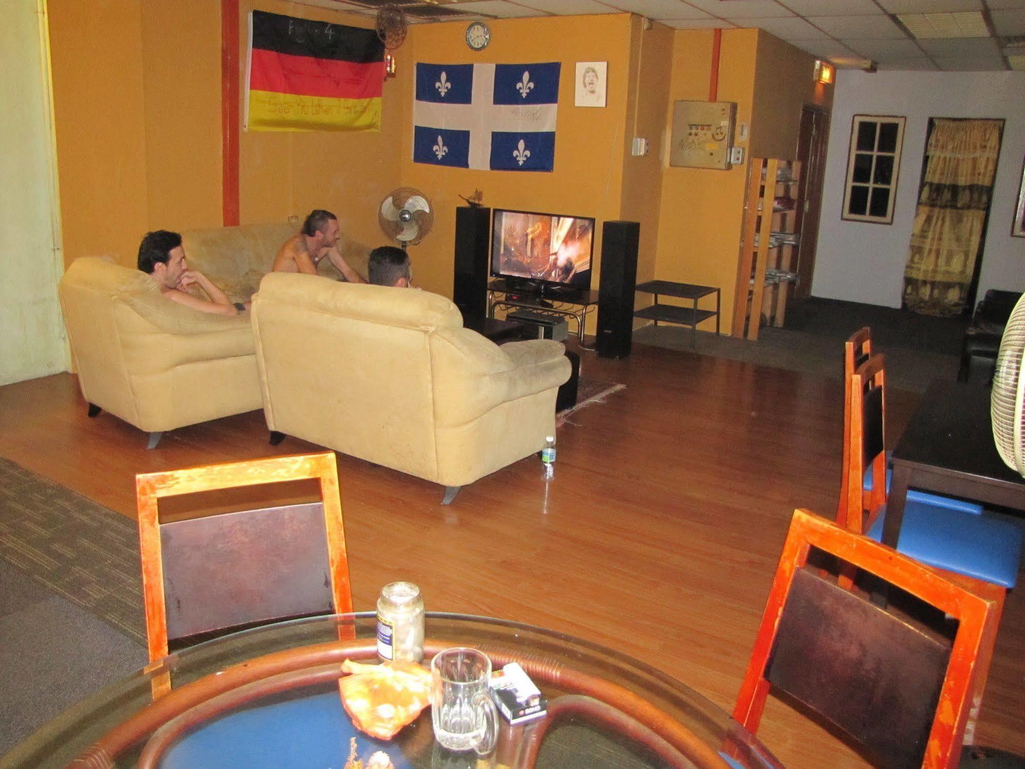 Nhà khách Oasis 2*