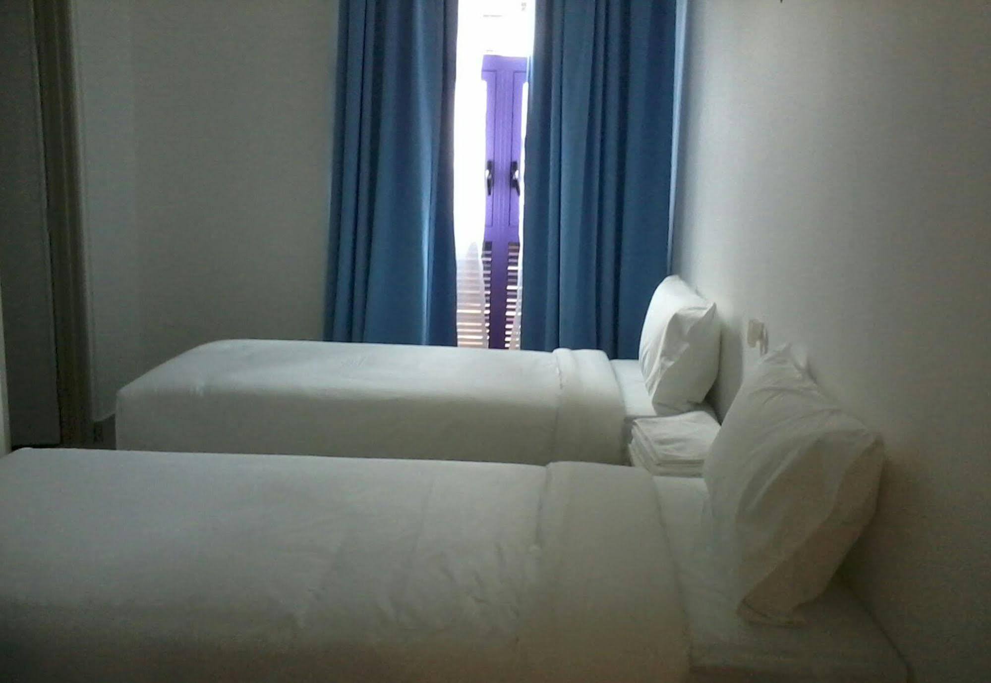 Hotel Yy48 2 Mins Walk From Masjid Jamek Lrt Station 2*