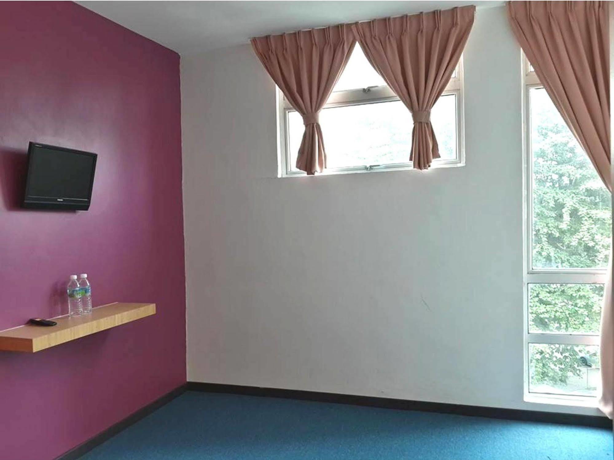 Hotel Lucky 11 2*