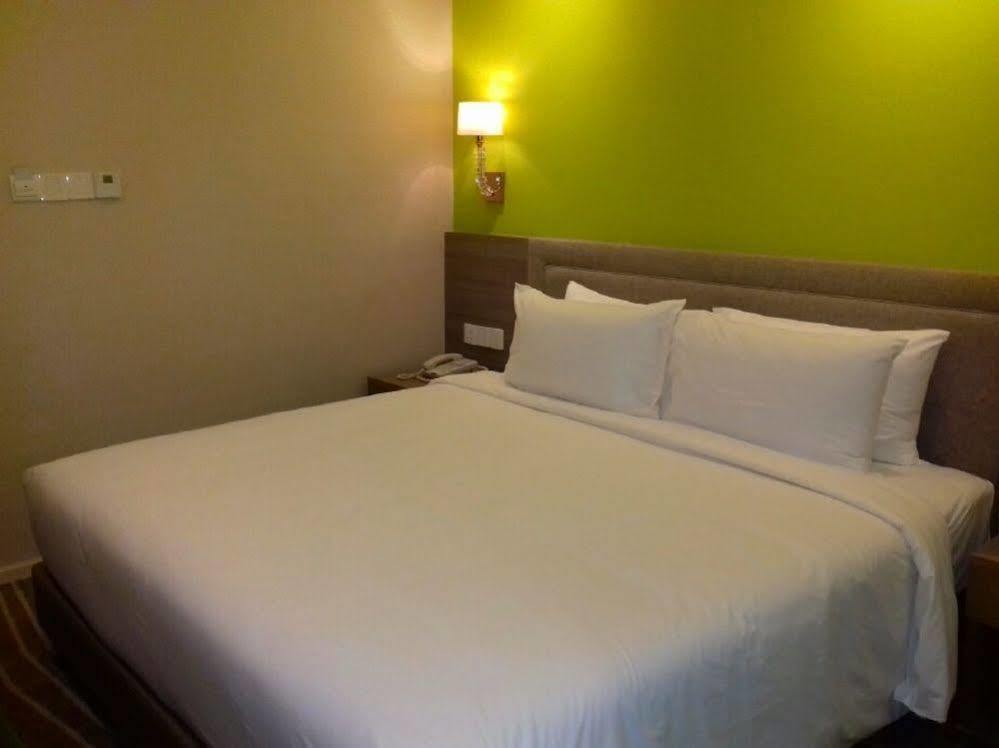 Cosmo Hotel 4*