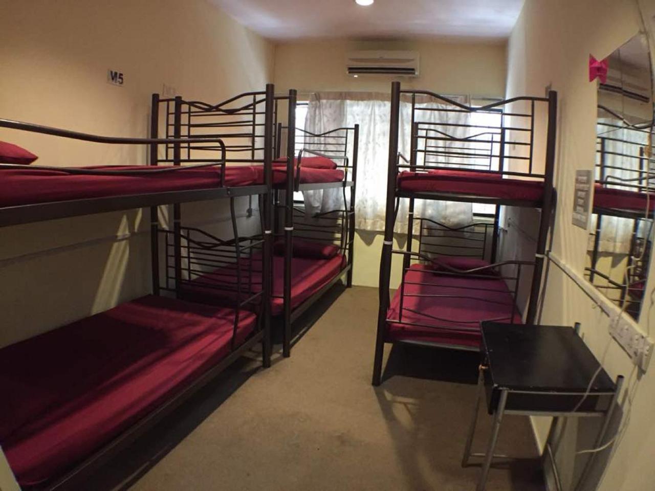 Hostel Submarine China Town *