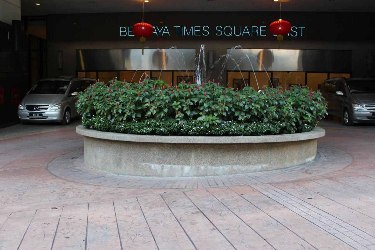 Ridge Service At Times Square Apartment *