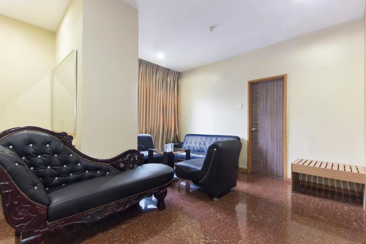 Oyo 422 Reno Hotel 2*