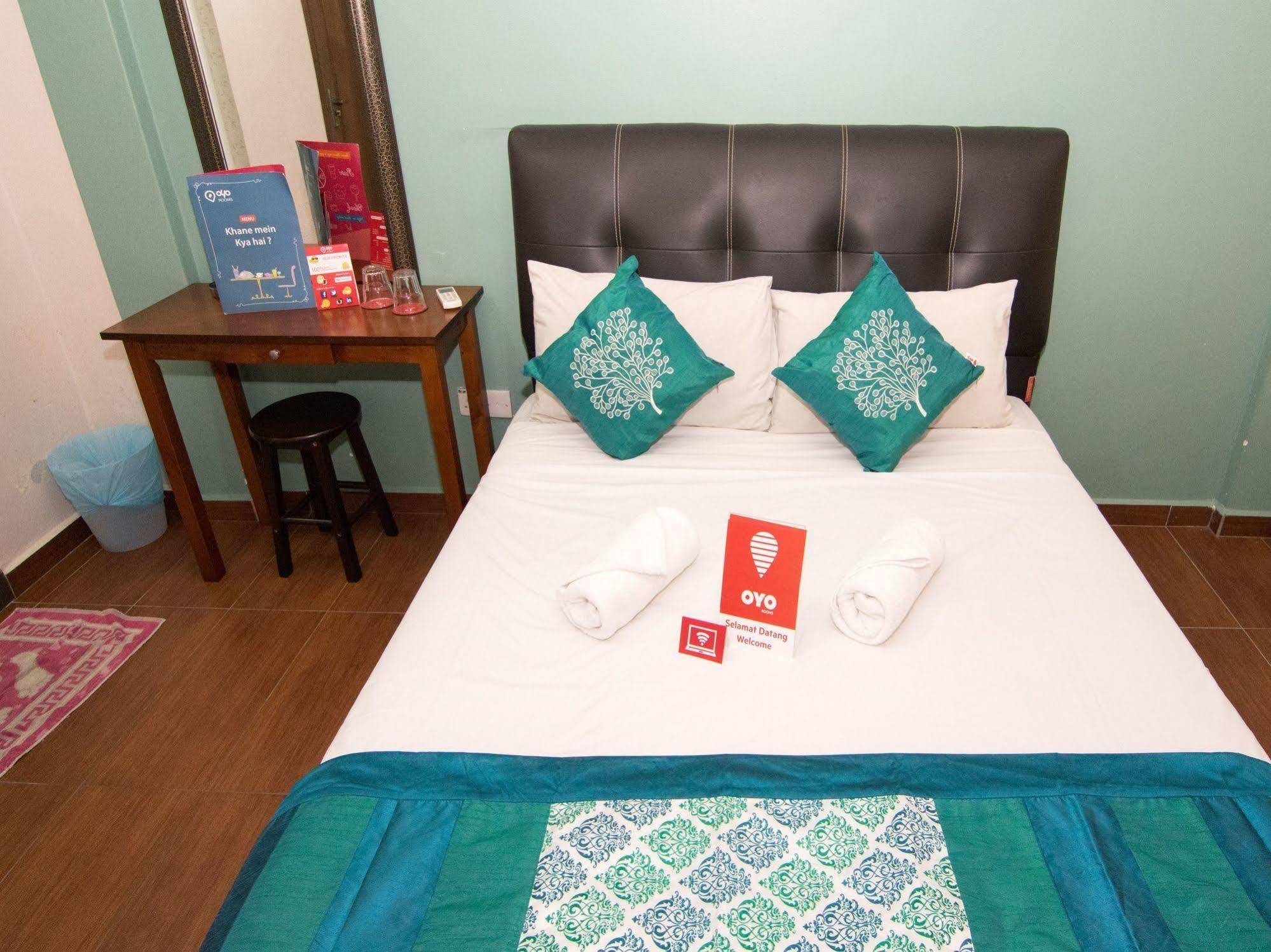 Hotel Oyo 109 V'la Park