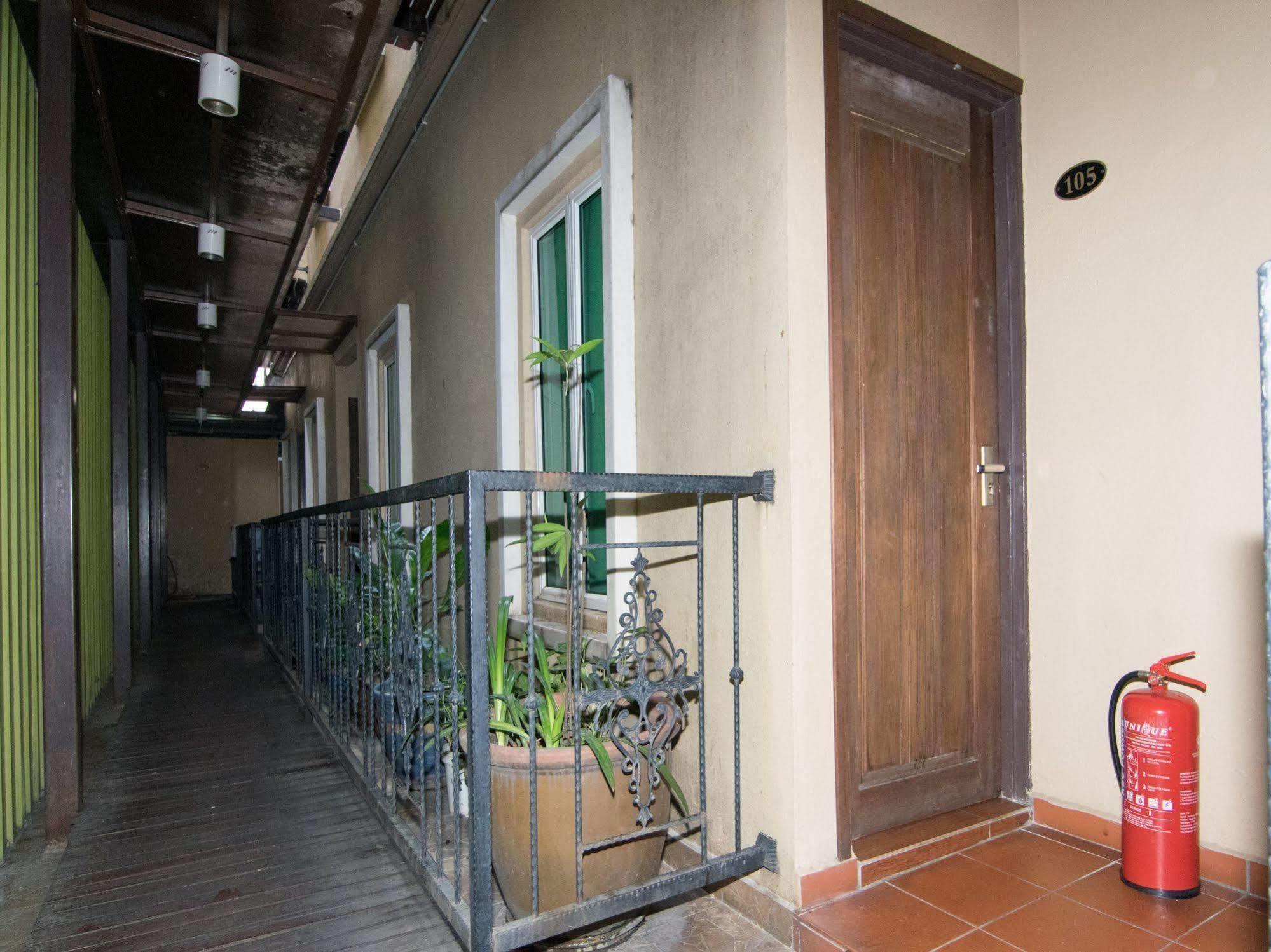 Hotel Oyo 109 V'la Park