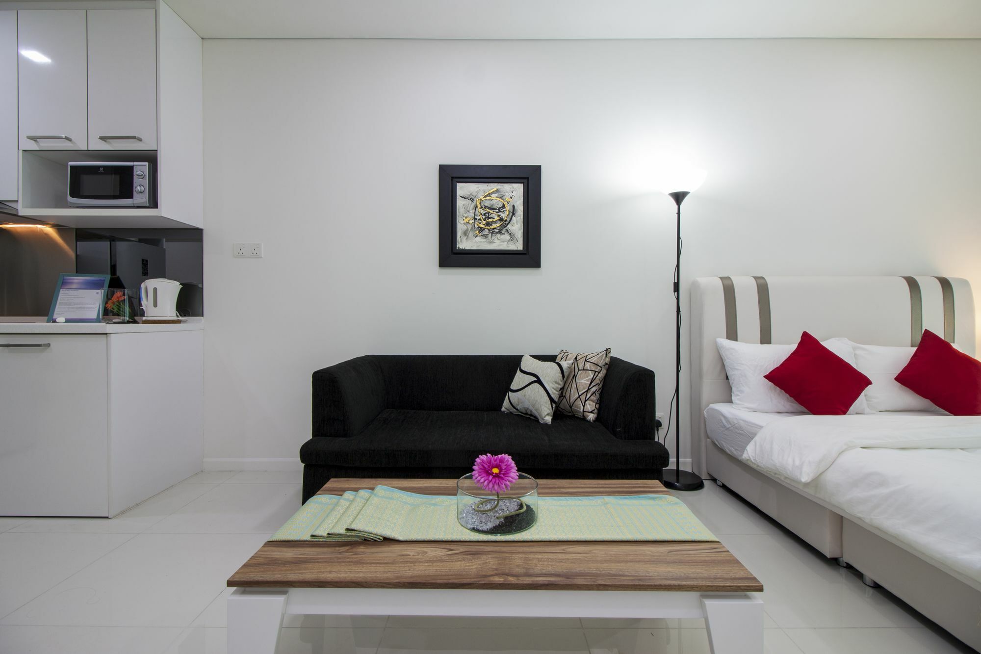 Summer By Plush Apartment *