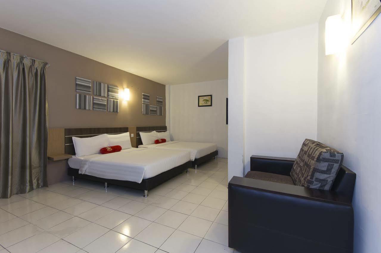 Hotel Oyo 182 Simms Grand