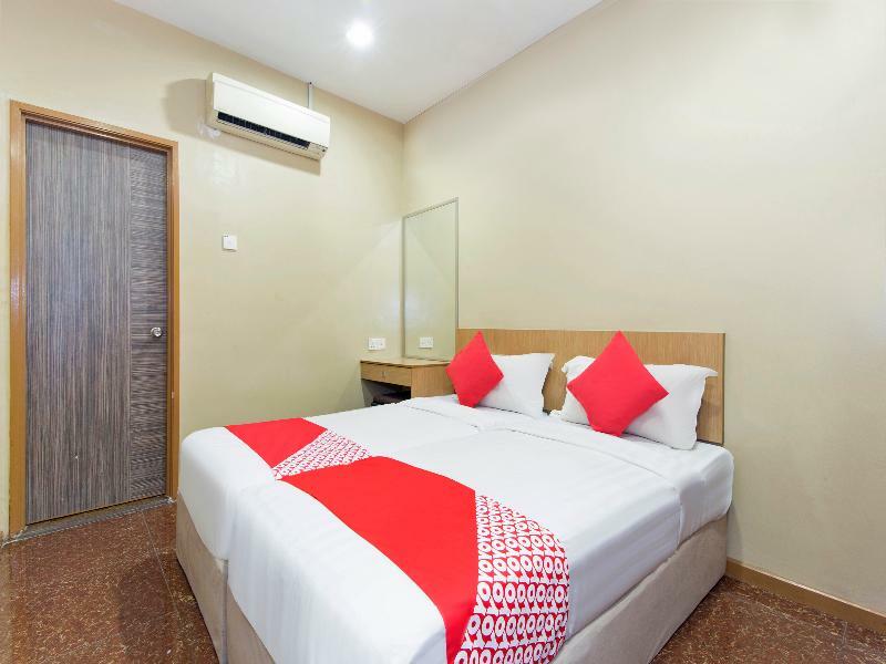 Oyo 422 Reno 2*