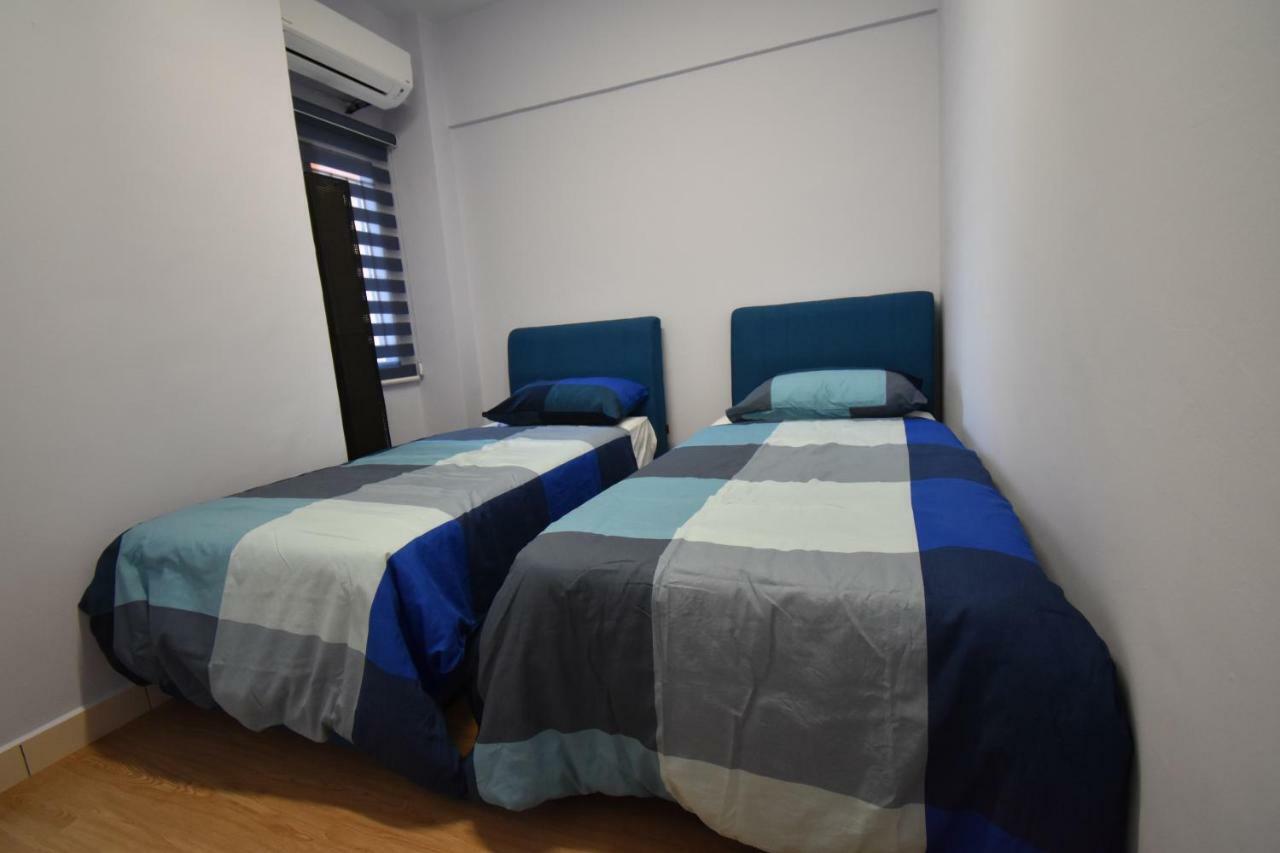 75m² 3 Slaapkamer, 2 Privé Badkamer In Genk Appartement *