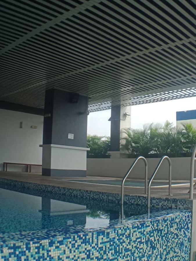 Vue Residences Service - 2 For 4 Pax * Kuala Lumpur