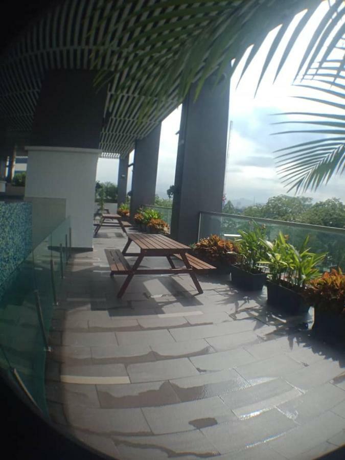 Vue Residences Service - 2 For 4 Pax Pangsapuri
