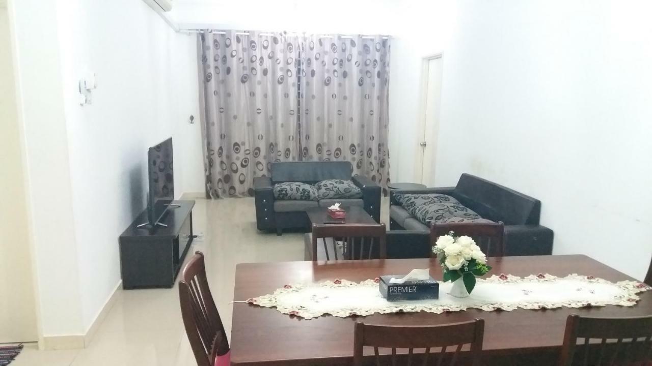 Large 4bedroom Homestay Pv6 With Large Swimming Pool