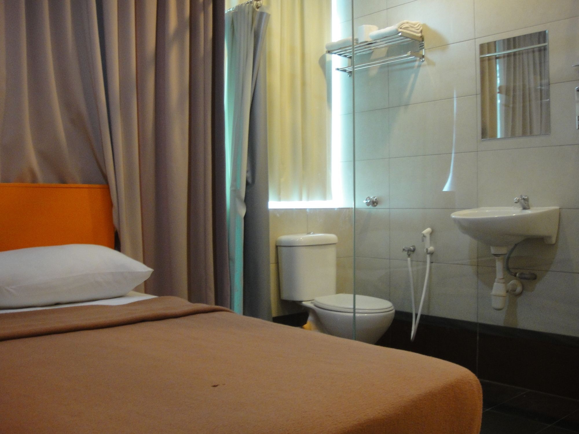 Hotel 1 Kuchai 3*