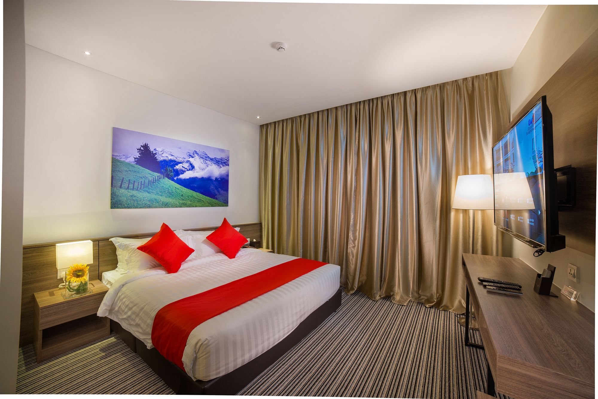 Riccarton Capsule 3*