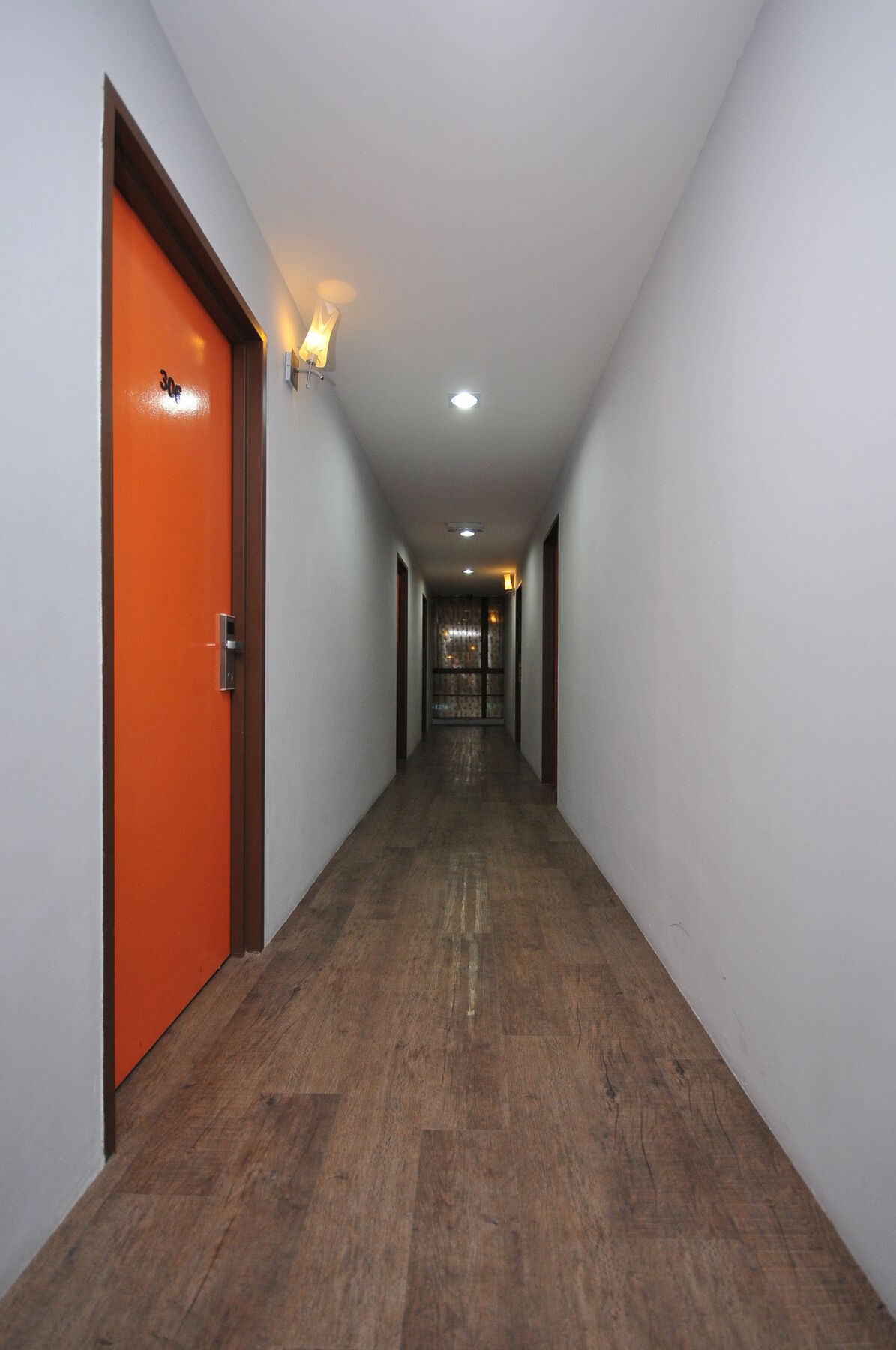 Khách sạn First Centro Hotel *