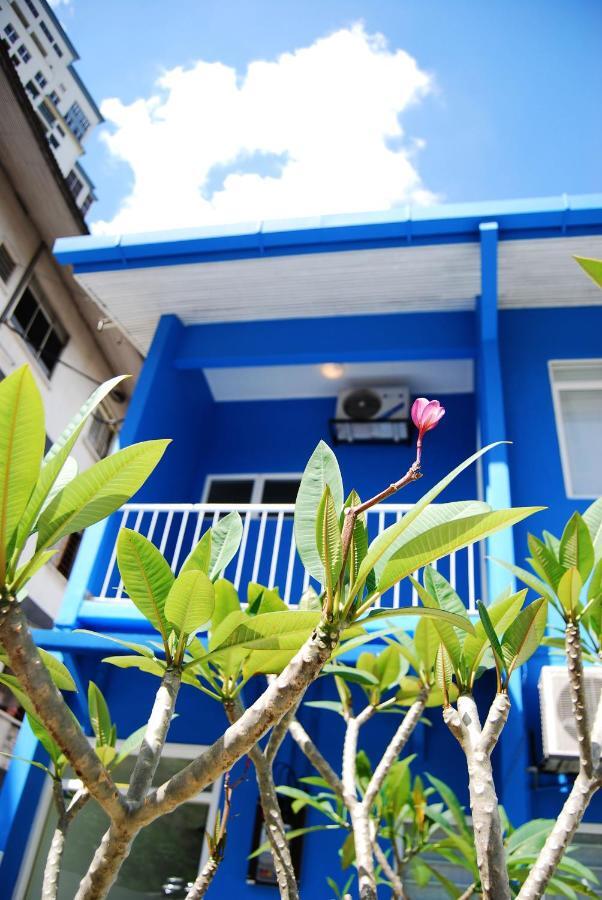 Sahabat Guesthouse 2*