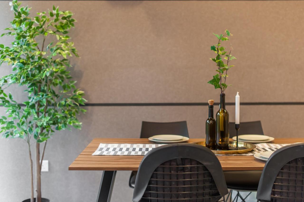The Robertson By W Homestay Apartment