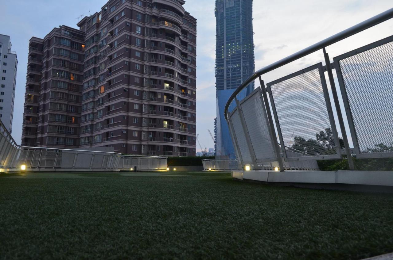 The Robertson By Kl Moonlight Suites Bukit Bintang Bed & Breakfast