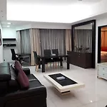 Golden Dream Service Suite At Times Square