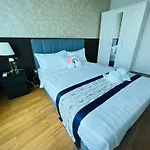 Vortex Suites Klcc By Rit