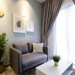 New! Cozy & Warm Scandinavian Suites Walk To Lrt