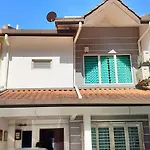 Bangsar South @ Taman Pantai Prima Cosy Room In A Double Storey Spacious Comfortable Homestay