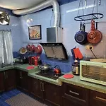 The Fun House- 3 Bedrooms, Pool Table & Lots More