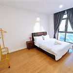 Mid Valley Nearby Double 2Suite Room 4-6Pax