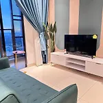 Luxury 1Br Service Apartment With Balcony Trion Kl