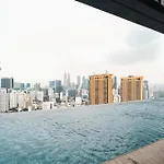 Twin Tower View 2Br Suite With Balcony Next To Lalaport Bbcc Shopping Mall 3-Mins To Lrt Station