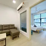 Studio At Neu Suites By The Relaxstay
