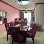Azmaya Homestay