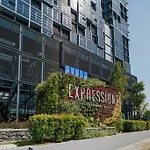 Expressionz Professional Suites Studio