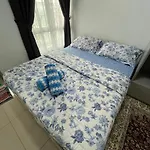 Ayuanura Homestay