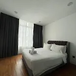 Vortex Suites Klcc By Castle