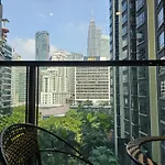 St Mary Klcc 3Br6Pax Twin Towers View