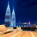 Star Residence Klcc By Sky Pool