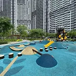 M Vertica Cozy 4R2B Near Sunway Velocity