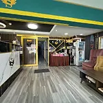 Ss Grey Hotel 2