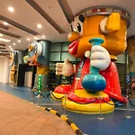 Kl Mugen Service Suite At Times Square