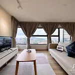 Arte Cheras Luxury Suites - Near Tbs & Mrt - Easy Access To Trx, Stadium -Bukit Jalil, Klcc- Free 1Parking - By The Stay Hub